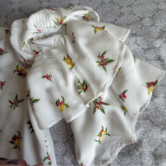 Soprano White Lemon Floral Off-Shoulder Blouse Size M - Picture 6 of 9
